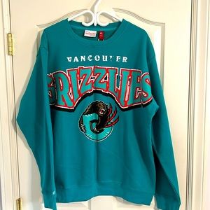 Mitchell & Ness Vancouver Grizzlies Crewneck Sweatshirt